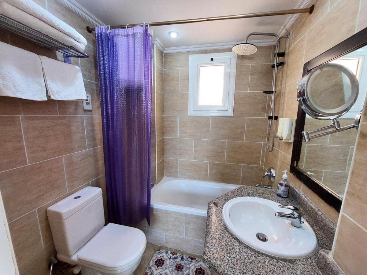 Jwe - Quality Experience Near Red Sea *